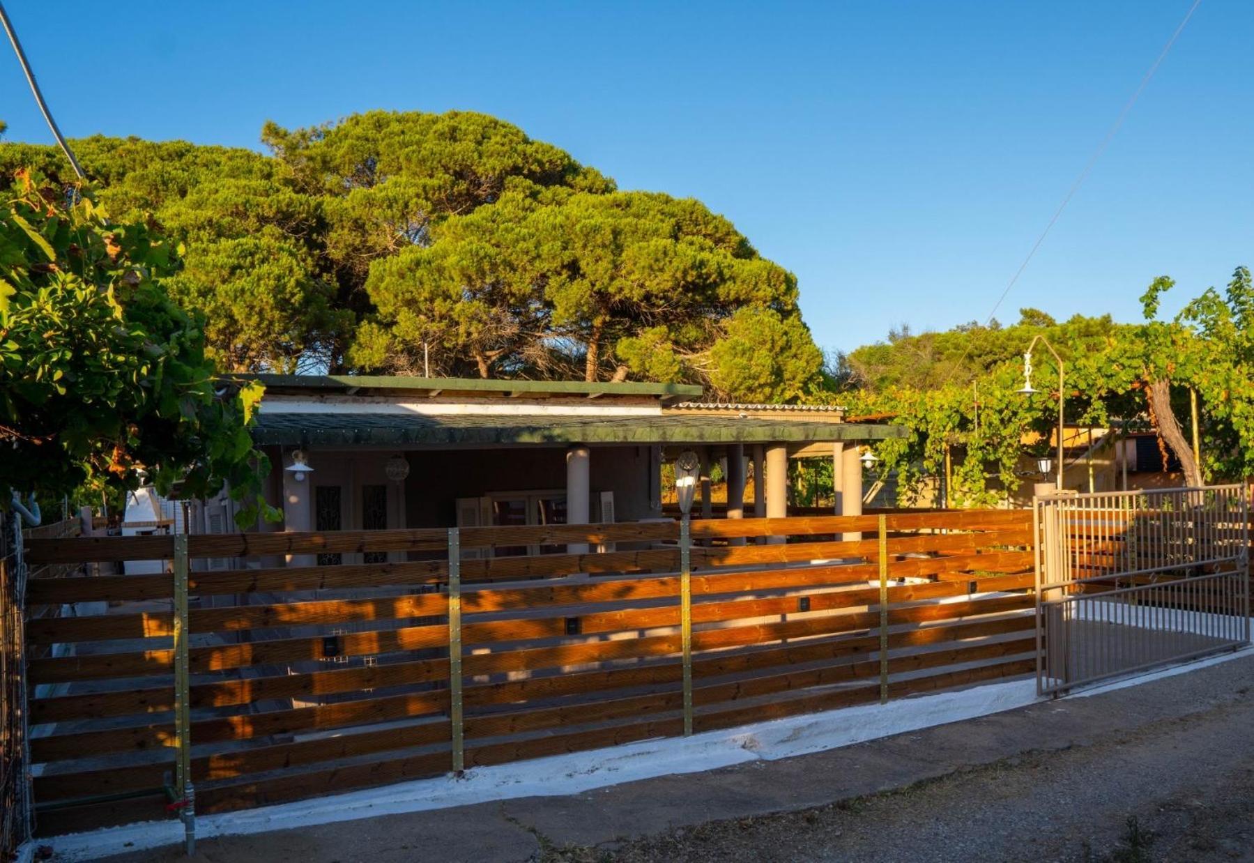 Serenity House Spiatza Katarrakhion 外观 照片